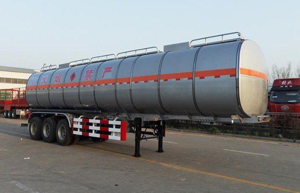 LHY9402GRY易燃液体罐式运输车(图1) LHY9402GRY易燃液体罐式运输车(图1)