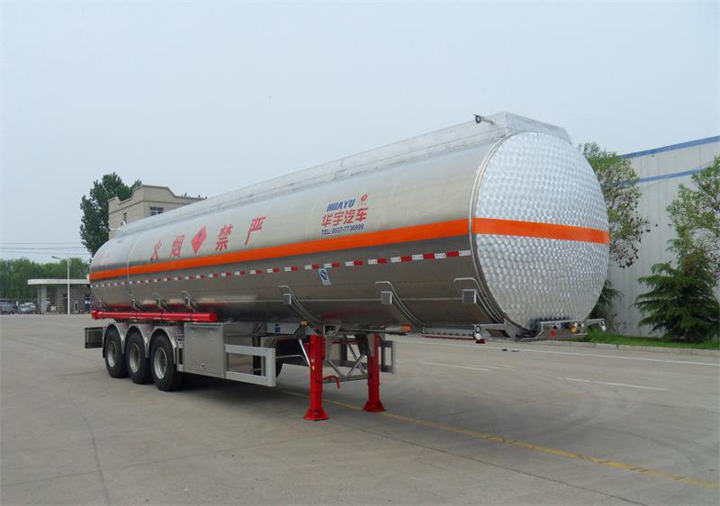 LHY9409GYY铝合金运油半挂车(图2)